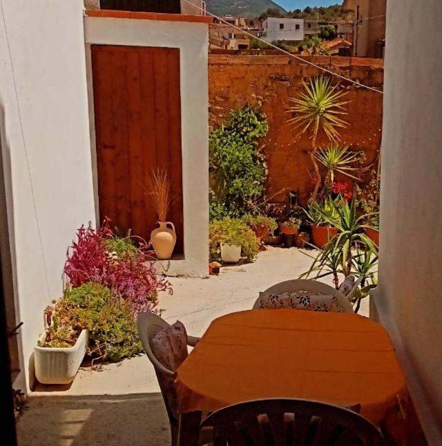 Villa A Casa Di Nonna Iun Q2951 à Fluminimaggiore Extérieur photo